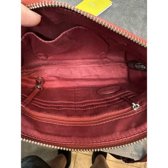 Fossil Red Leather Credit Card Slots Zipper Closure Crossbody Bag - Picture 8 of 16